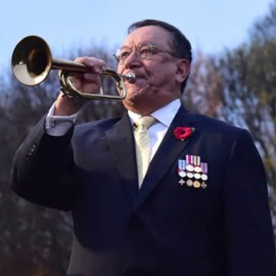 Portrait of Jari Villanueva